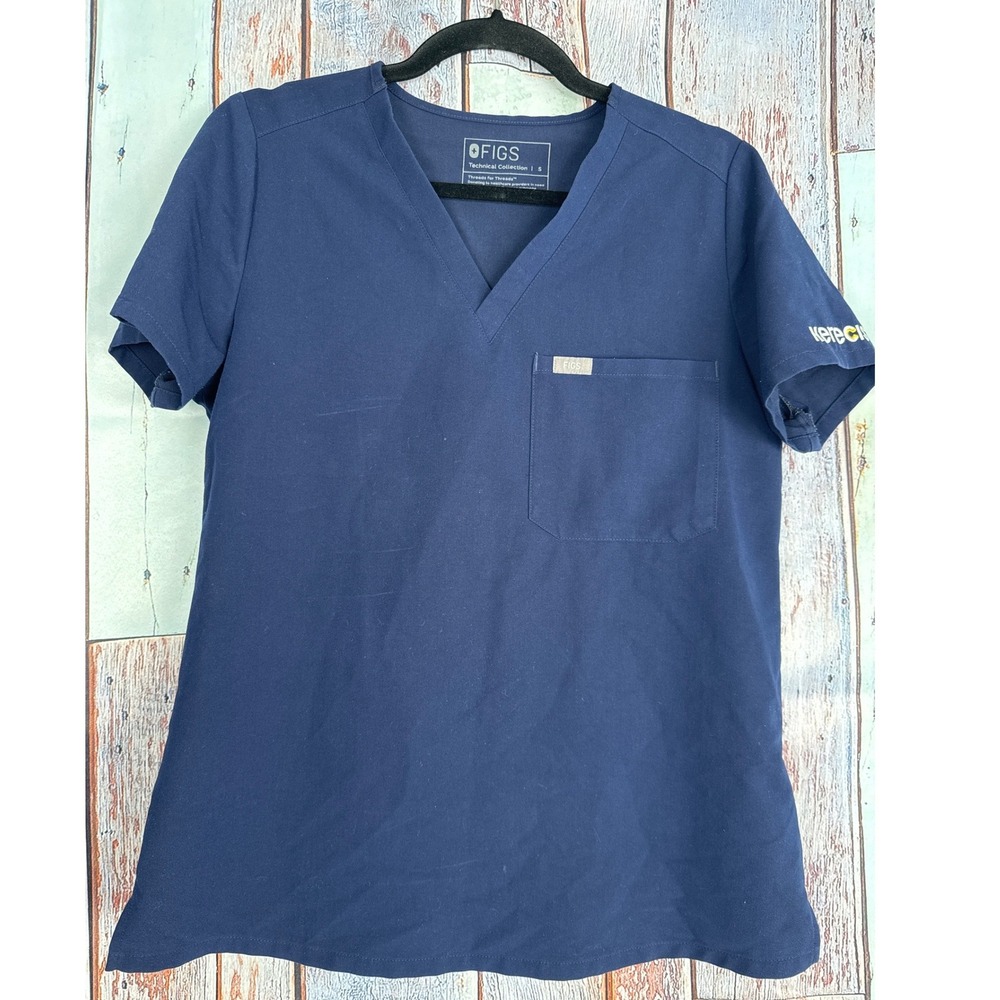 FIGS Catarina Scrub Top Navy Blue V-Neck One Pocket Small Kerecis logo